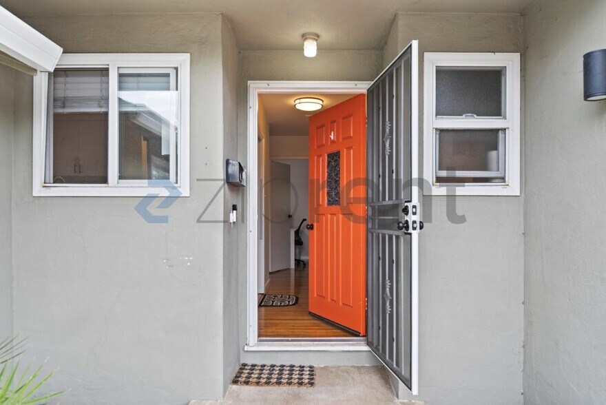 Building Photo - 1462 Ridgewood Dr