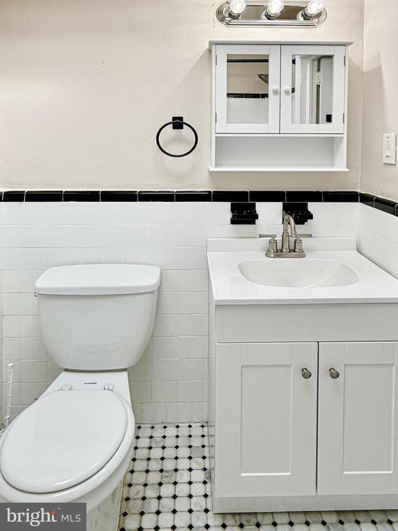 Building Photo - 116 W Berkley Ave