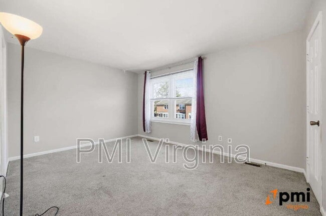 Building Photo - 1957 Darnell Dr