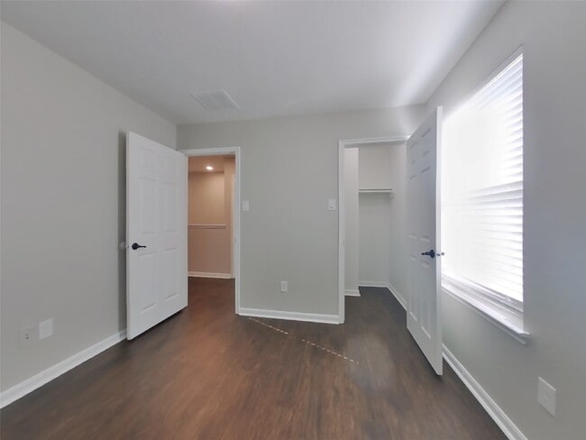 Building Photo - 2618 Basil Point Ct