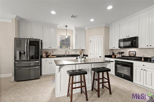 Building Photo - 13009 Roundlake Dr