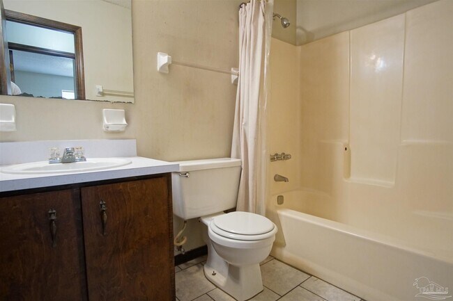 Building Photo - 6498 Colonial Dr