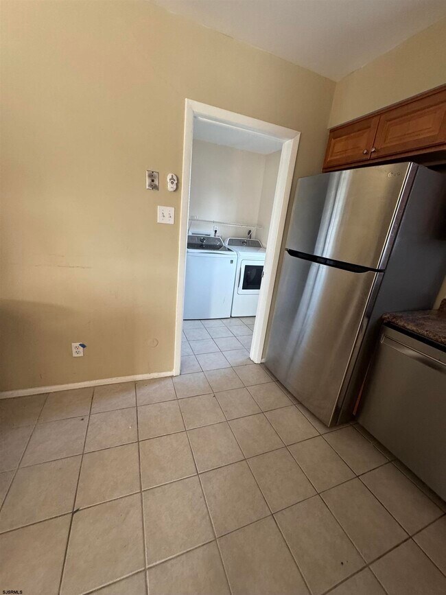 Building Photo - 342 Hampshire Dr