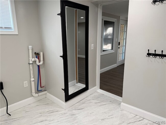 Building Photo - 215 E Hoard St