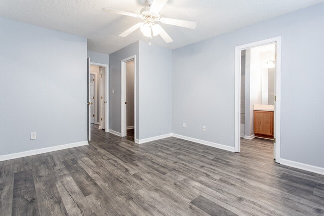 Building Photo - 7220 Oakley Ct