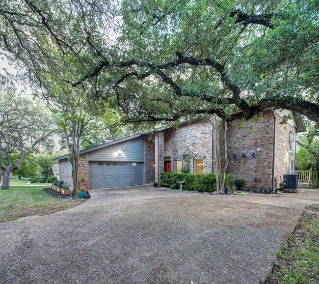 Building Photo - 11408 Spicewood Pkwy