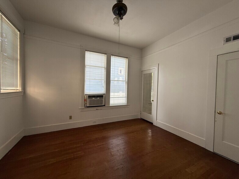 Building Photo - 434 Taylor Ave