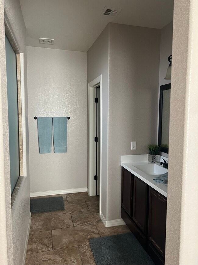 Building Photo - 1409 Kimsha Dr