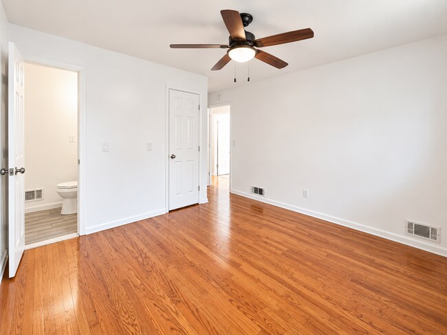 Building Photo - 2579 Bonnybrook Dr SW