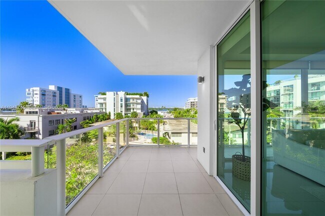 Building Photo - 1150 102nd St