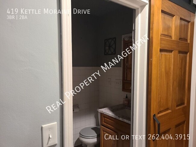 Building Photo - 419 Kettle Moraine Dr