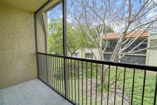 Building Photo - 434 Lakeview Dr
