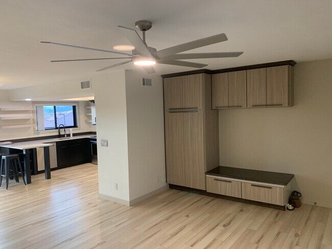 Building Photo - 350 N Lake Havasu Ave