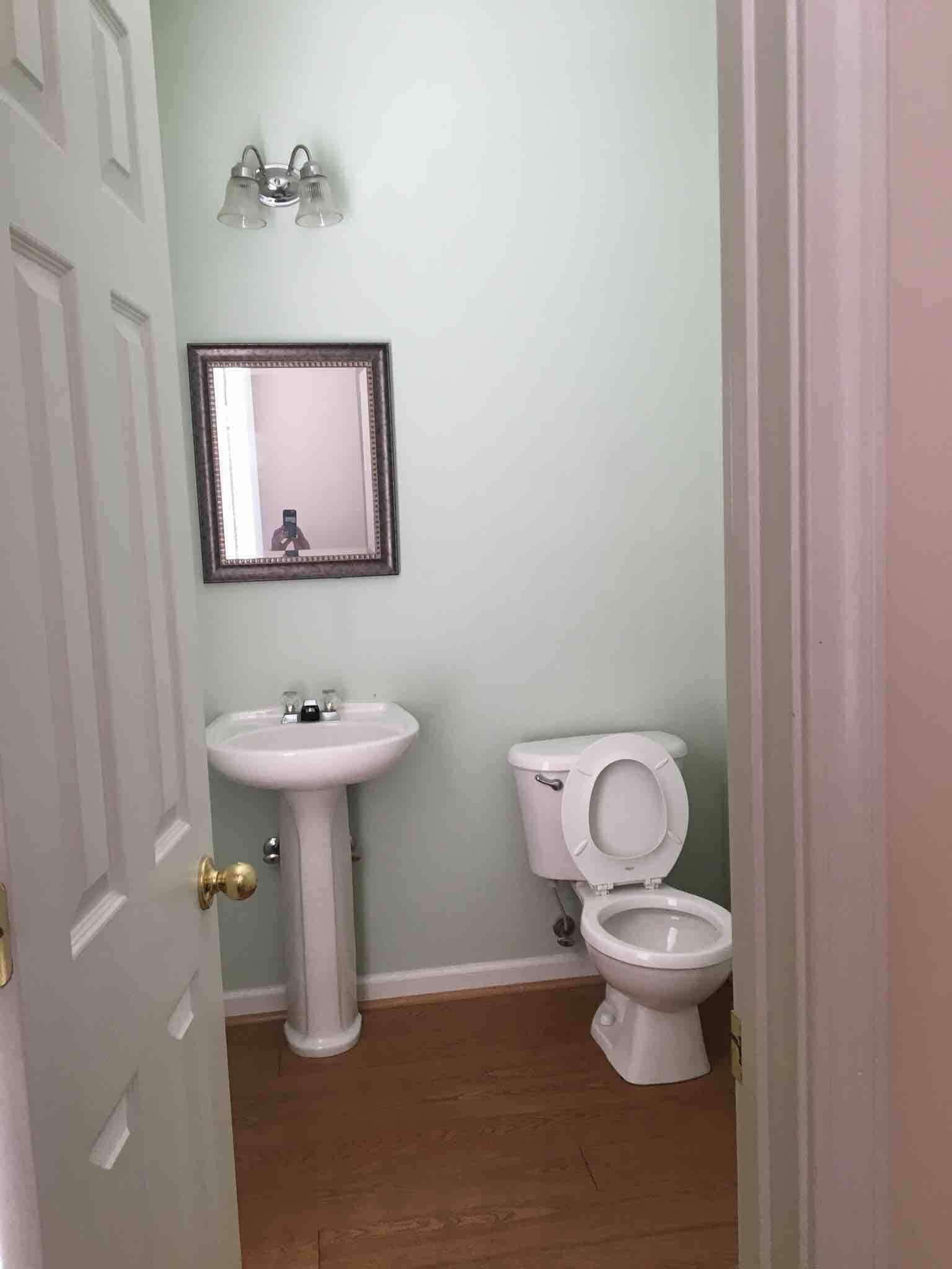 1/2 bath off den - 7042 Mead Lane