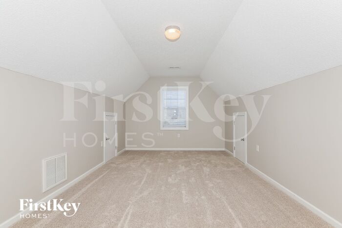 Building Photo - 520 Riverglen Dr NW