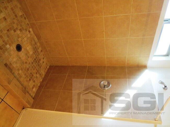 Building Photo - 3511 W Thurman Dr