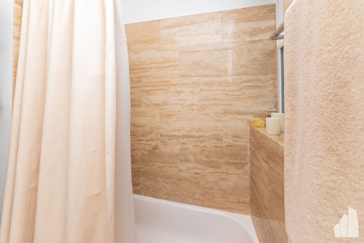 Building Photo - 839 Lyman Ave