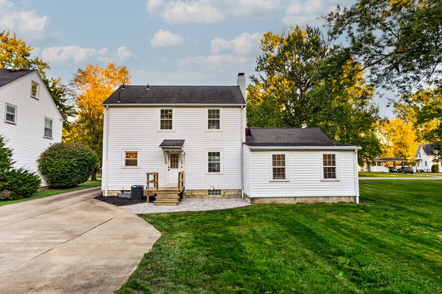 Building Photo - 1140 Trumbull Ave SE