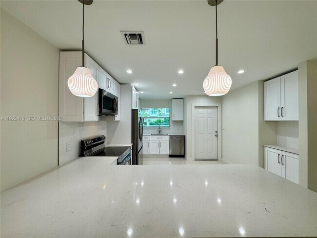 Building Photo - 2230 Spanish Trail