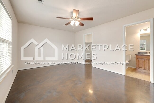 Building Photo - 4481 W Pecan St