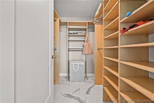 Building Photo - 9650 S Ocean Dr