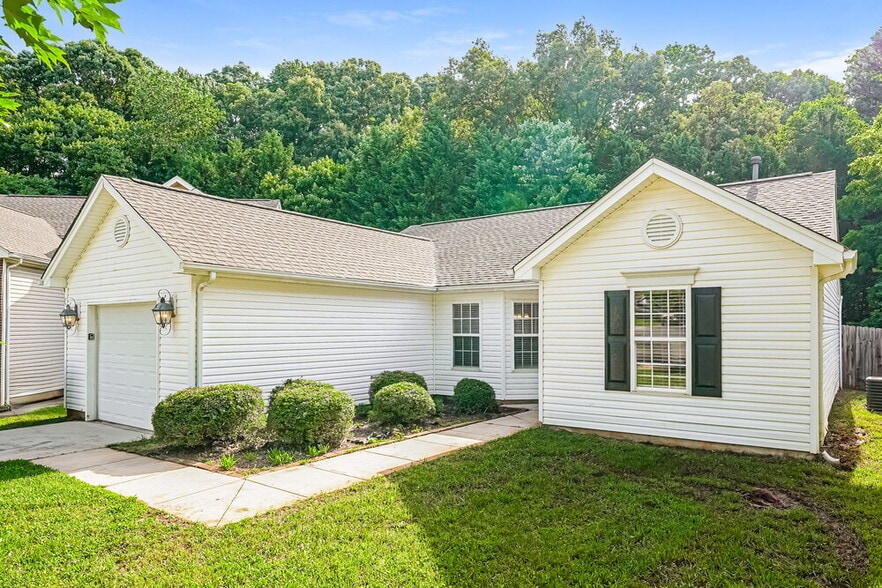 Building Photo - 3644 Thornaby Cir