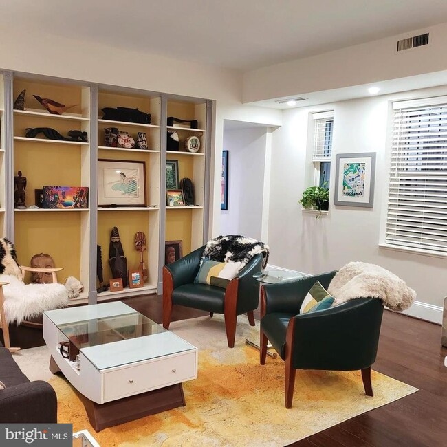 Building Photo - 2127 California St NW