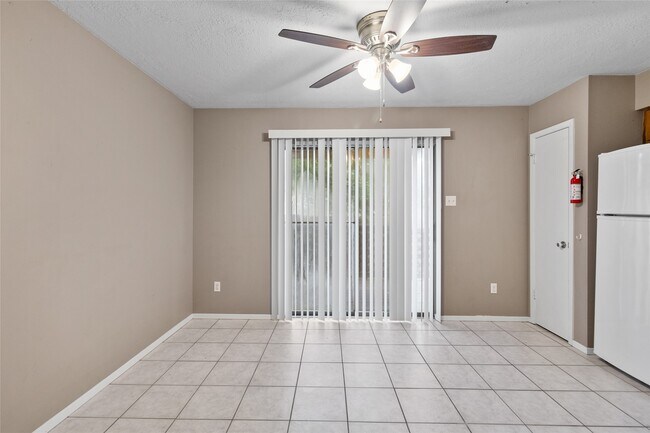 Building Photo - 2521 Crosstimbers Dr