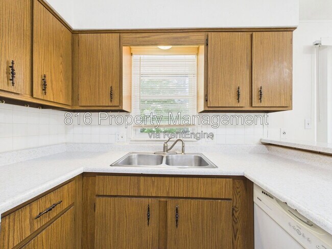 Building Photo - 2835 Tepee Ave