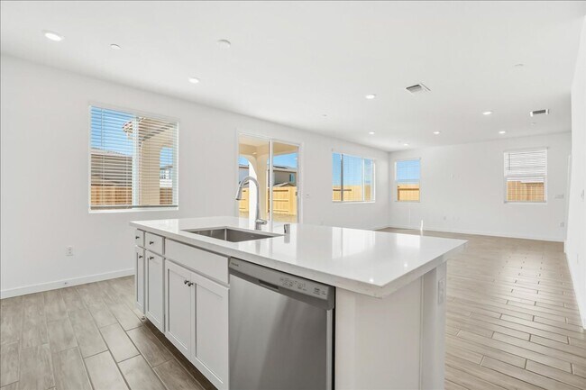 Building Photo - 1052 Lost Creek Ranch Dr