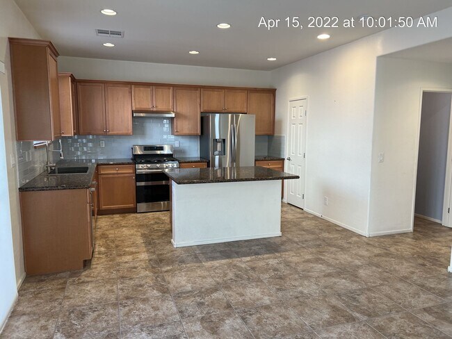 Building Photo - 3 Bedroom w/ Rooftop Deck in Providence