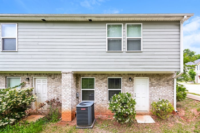 Building Photo - 1305 Forsythia Wy