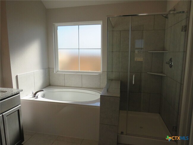 Building Photo - 6308 Golden Gate Dr