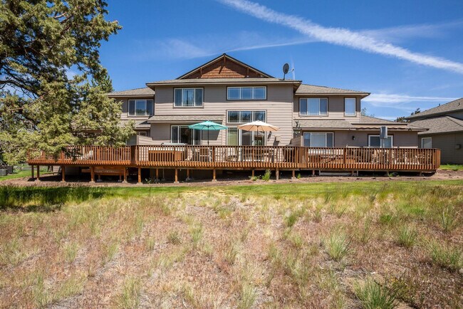 Building Photo - 951 Golden Pheasant Dr