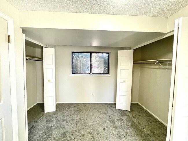 Building Photo - 3410 W 17th Street Rd