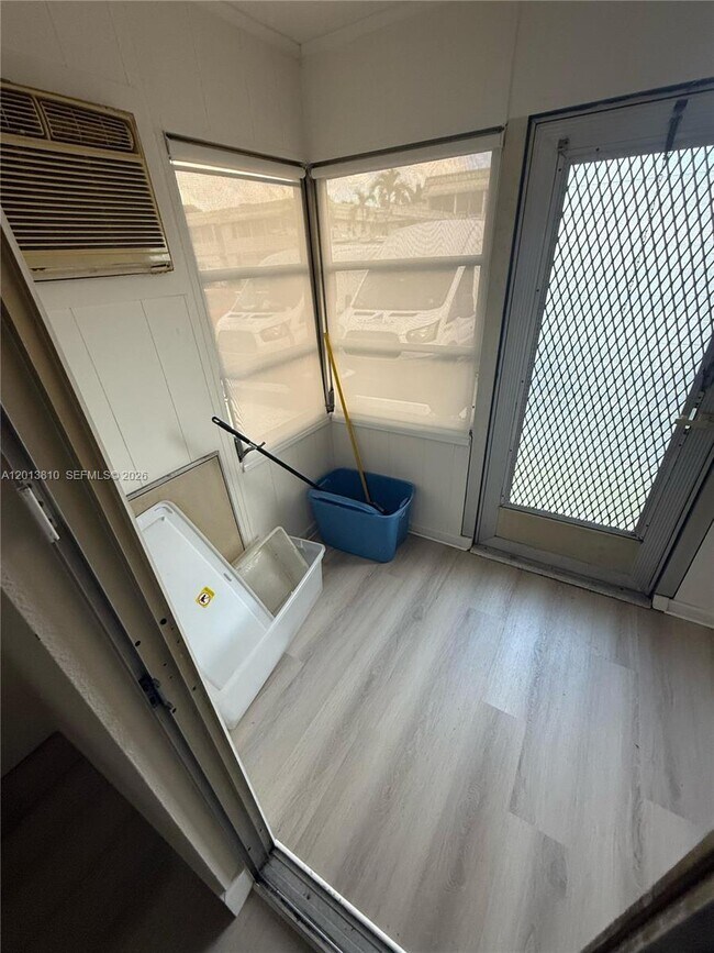 Building Photo - 200 Monaco