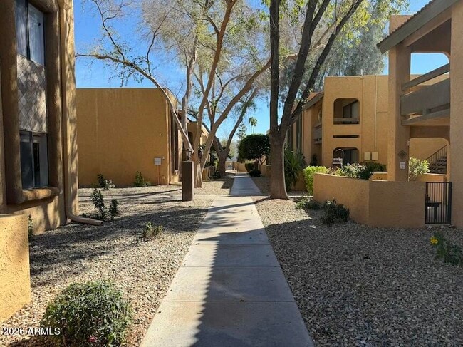 Building Photo - 8500 E Indian School Rd