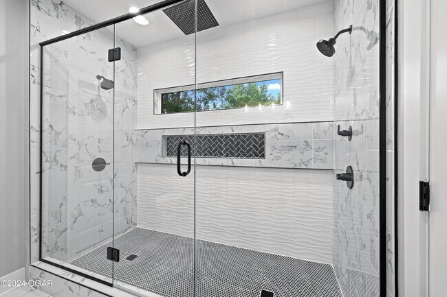 Building Photo - 2836 E 15th St