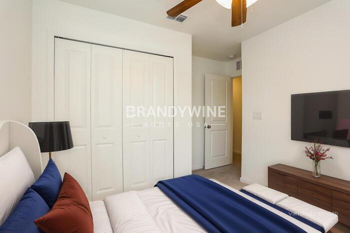 Building Photo - 641 Holly Lks Dr