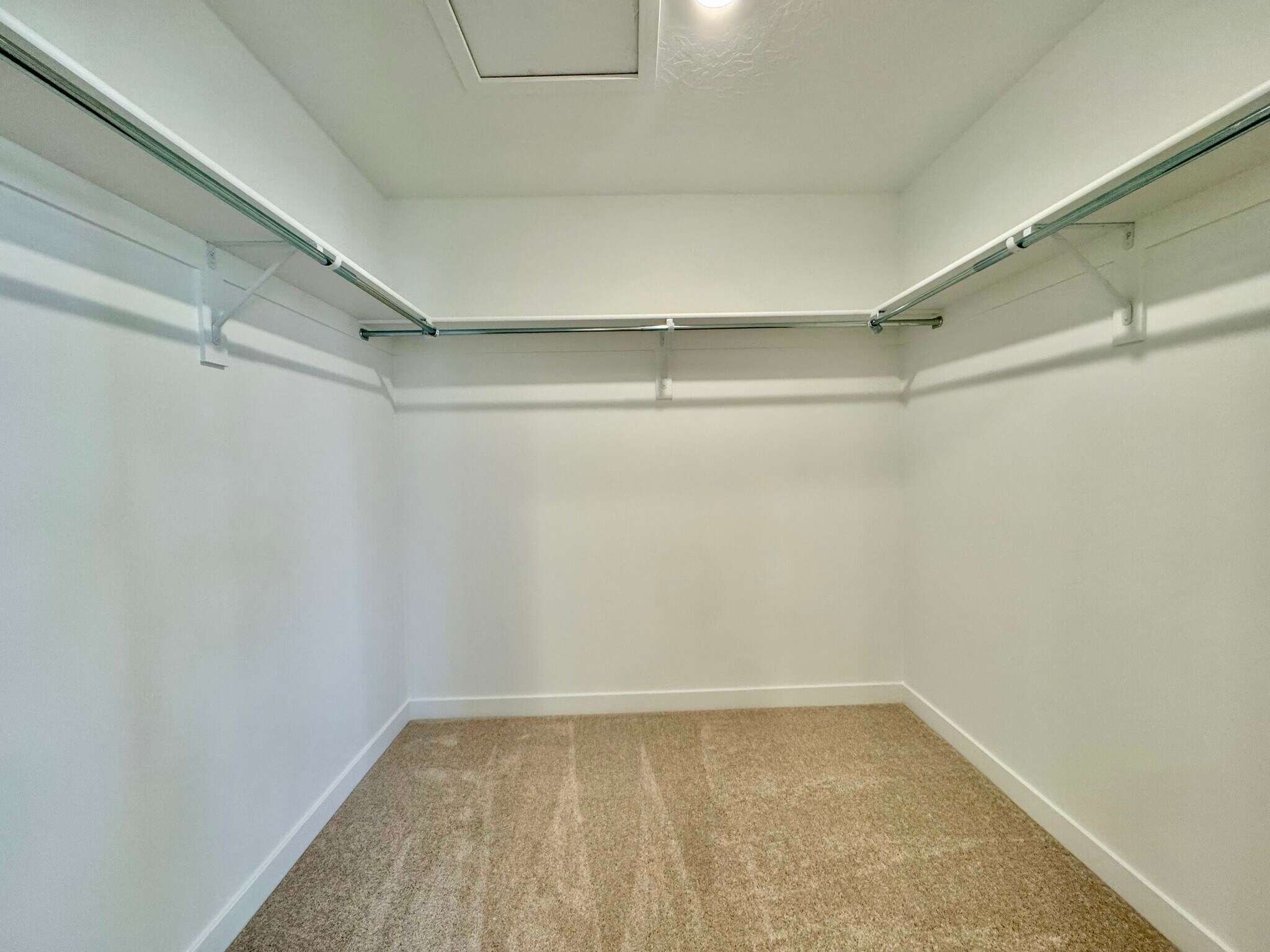 Building Photo - 2071 Sand Holw Dr