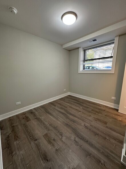 Building Photo - 918 Crain St