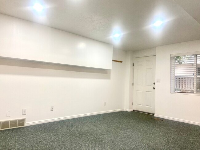 Building Photo - 5341 Trunk Bay Cir