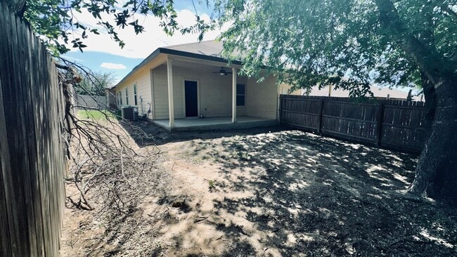 Building Photo - Beautiful 3 bedroom near Potranco!