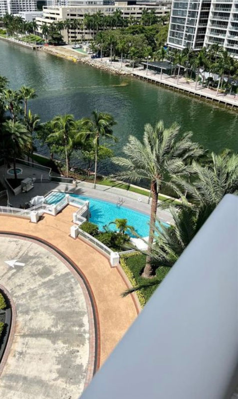 Building Photo - 901 Brickell Key Blvd