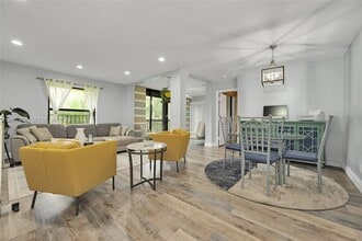 Building Photo - 2676 Carambola Cir N