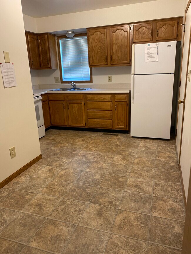 Kitchen with dining - 359 Frenn Ave