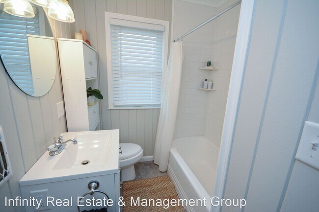 Building Photo - 3 br, 1 bath House - 317 10th Ave NE