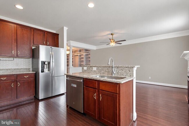 Building Photo - 703 Skippers Ln
