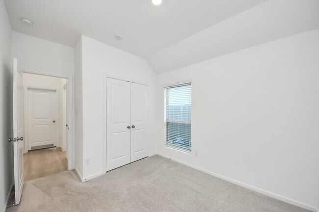 Building Photo - 30327 Tall Fescue Dr