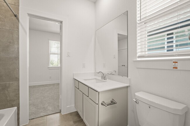 Building Photo - 9414 Spring Rain Dr